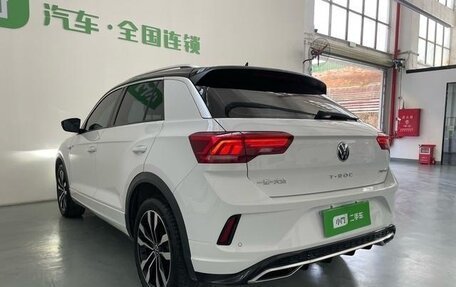 Volkswagen T-Roc I, 2023 год, 2 060 000 рублей, 6 фотография