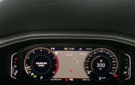 Volkswagen T-Roc I, 2023 год, 2 060 000 рублей, 9 фотография