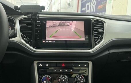 Volkswagen T-Roc I, 2023 год, 2 060 000 рублей, 10 фотография