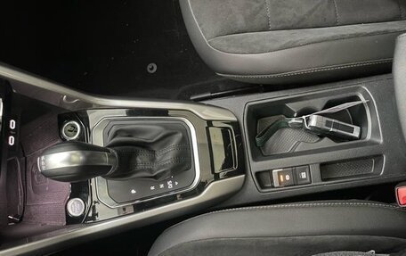 Volkswagen T-Roc I, 2023 год, 2 060 000 рублей, 11 фотография