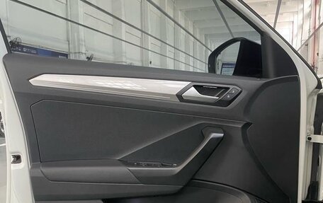 Volkswagen T-Roc I, 2023 год, 2 060 000 рублей, 23 фотография