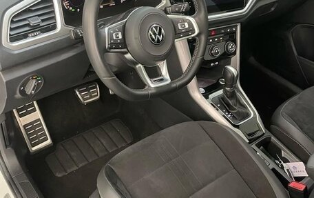 Volkswagen T-Roc I, 2023 год, 2 060 000 рублей, 17 фотография