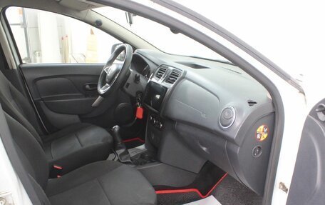 Renault Logan II, 2019 год, 685 000 рублей, 10 фотография