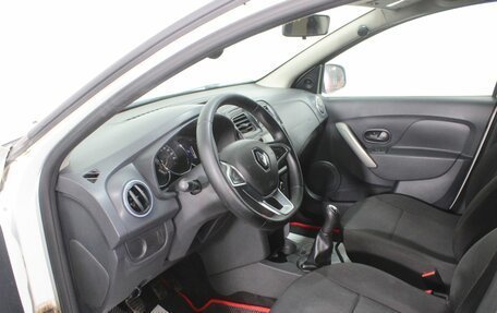 Renault Logan II, 2019 год, 685 000 рублей, 16 фотография