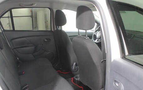 Renault Logan II, 2019 год, 685 000 рублей, 19 фотография