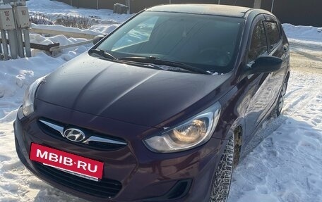 Hyundai Solaris II рестайлинг, 2013 год, 570 000 рублей, 2 фотография