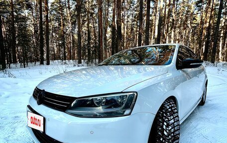 Volkswagen Jetta VI, 2013 год, 1 100 000 рублей, 1 фотография