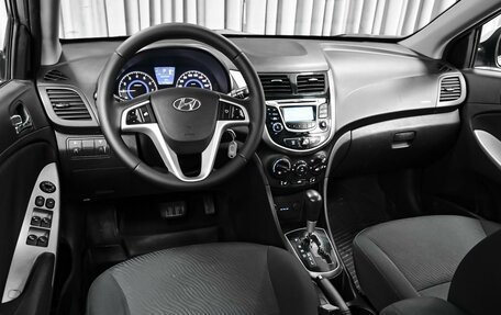 Hyundai Solaris II рестайлинг, 2013 год, 880 000 рублей, 6 фотография