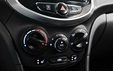 Hyundai Solaris II рестайлинг, 2013 год, 880 000 рублей, 15 фотография