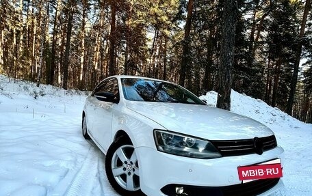 Volkswagen Jetta VI, 2013 год, 1 100 000 рублей, 3 фотография