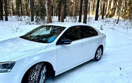 Volkswagen Jetta VI, 2013 год, 1 100 000 рублей, 4 фотография