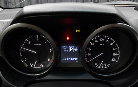 Toyota Land Cruiser Prado 150 рестайлинг 2, 2016 год, 3 498 000 рублей, 13 фотография