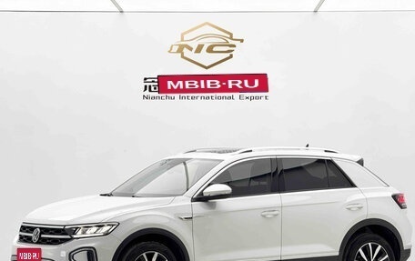 Volkswagen T-Roc I, 2023 год, 1 720 000 рублей, 1 фотография