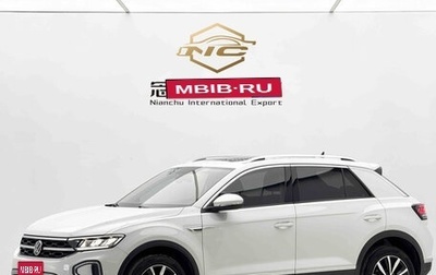 Volkswagen T-Roc I, 2023 год, 1 720 000 рублей, 1 фотография