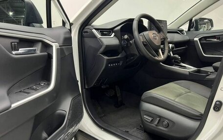 Toyota RAV4, 2025 год, 3 999 000 рублей, 19 фотография