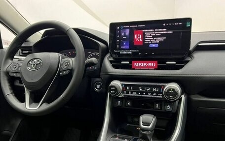 Toyota RAV4, 2025 год, 3 999 000 рублей, 16 фотография