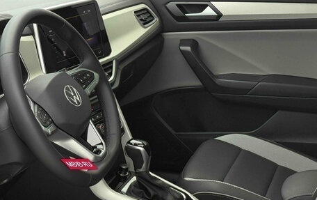 Volkswagen T-Roc I, 2023 год, 1 720 000 рублей, 8 фотография
