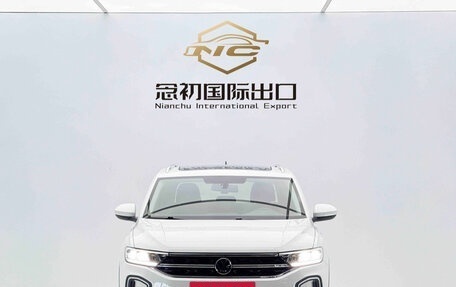 Volkswagen T-Roc I, 2023 год, 1 720 000 рублей, 2 фотография