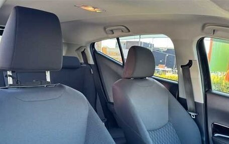 Toyota Aqua, 2022 год, 1 000 000 рублей, 6 фотография