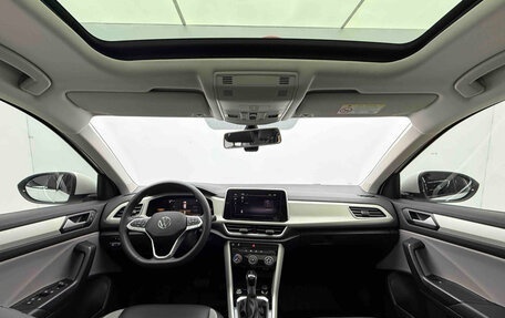 Volkswagen T-Roc I, 2023 год, 1 720 000 рублей, 18 фотография