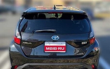 Toyota Aqua, 2022 год, 1 000 000 рублей, 4 фотография