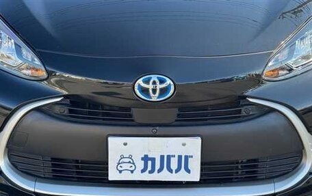 Toyota Aqua, 2022 год, 1 000 000 рублей, 20 фотография