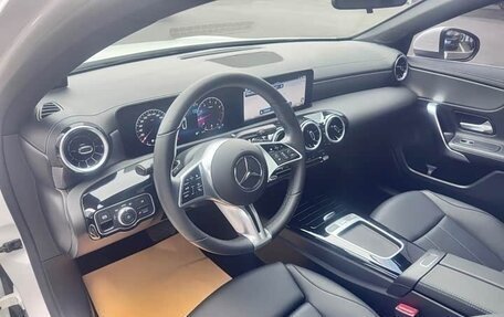 Mercedes-Benz A-Класс, 2024 год, 2 450 000 рублей, 8 фотография