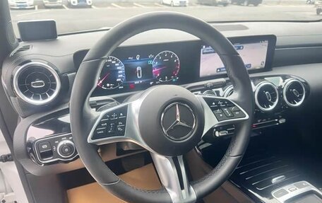 Mercedes-Benz A-Класс, 2024 год, 2 450 000 рублей, 13 фотография