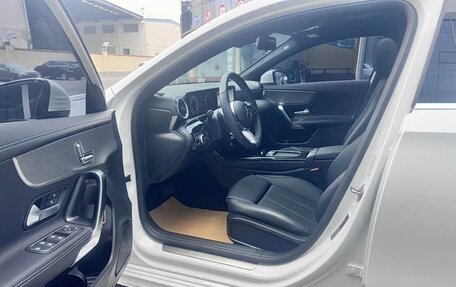 Mercedes-Benz A-Класс, 2024 год, 2 450 000 рублей, 9 фотография