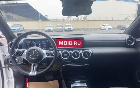 Mercedes-Benz A-Класс, 2024 год, 2 450 000 рублей, 11 фотография