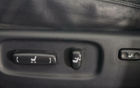 Toyota Land Cruiser 200, 2013 год, 3 639 000 рублей, 23 фотография