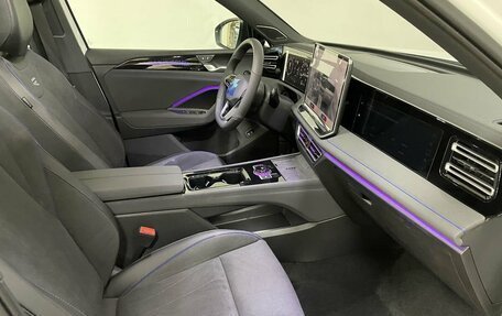 Volkswagen Tiguan, 2025 год, 4 920 000 рублей, 24 фотография