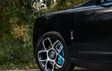 Rolls-Royce Cullinan, 2025 год, 72 000 000 рублей, 12 фотография