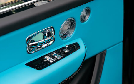 Rolls-Royce Cullinan, 2025 год, 72 000 000 рублей, 16 фотография