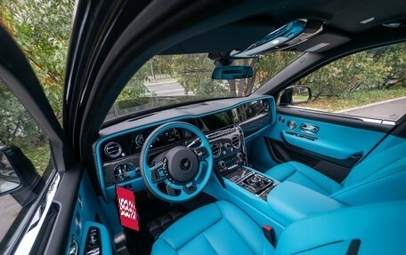 Rolls-Royce Cullinan, 2025 год, 72 000 000 рублей, 6 фотография