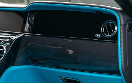 Rolls-Royce Cullinan, 2025 год, 72 000 000 рублей, 22 фотография