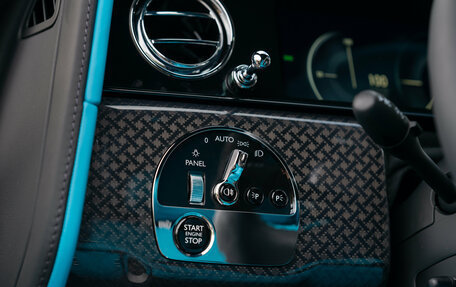 Rolls-Royce Cullinan, 2025 год, 72 000 000 рублей, 26 фотография