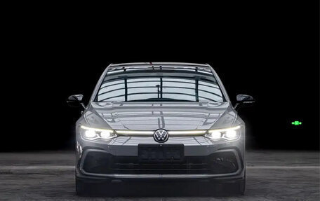 Volkswagen Golf VIII, 2023 год, 1 650 000 рублей, 2 фотография