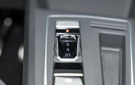 Volkswagen Golf VIII, 2023 год, 1 650 000 рублей, 13 фотография