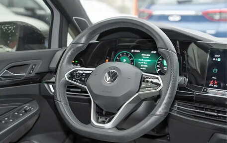 Volkswagen Golf VIII, 2023 год, 1 650 000 рублей, 10 фотография