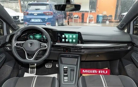 Volkswagen Golf VIII, 2023 год, 1 650 000 рублей, 9 фотография