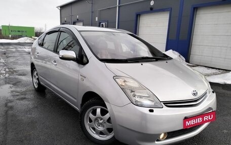 Toyota Prius, 2009 год, 1 050 000 рублей, 2 фотография