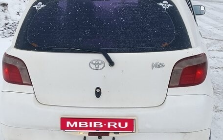 Toyota Vitz, 2000 год, 310 000 рублей, 3 фотография