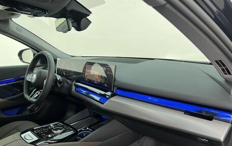 BMW 5 серия, 2025 год, 8 610 000 рублей, 10 фотография