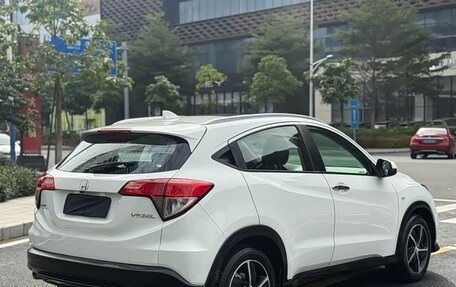 Honda Vezel, 2022 год, 1 645 000 рублей, 5 фотография