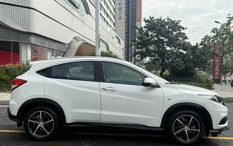 Honda Vezel, 2022 год, 1 645 000 рублей, 4 фотография