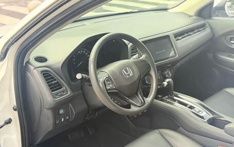 Honda Vezel, 2022 год, 1 645 000 рублей, 10 фотография