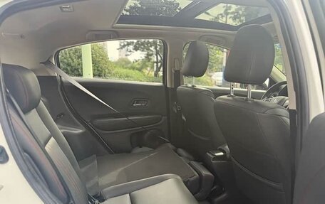 Honda Vezel, 2022 год, 1 645 000 рублей, 14 фотография