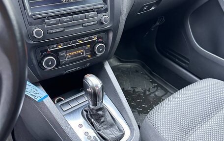 Volkswagen Jetta VI, 2012 год, 935 000 рублей, 3 фотография