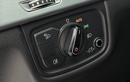 Audi A8, 2016 год, 1 999 999 рублей, 25 фотография